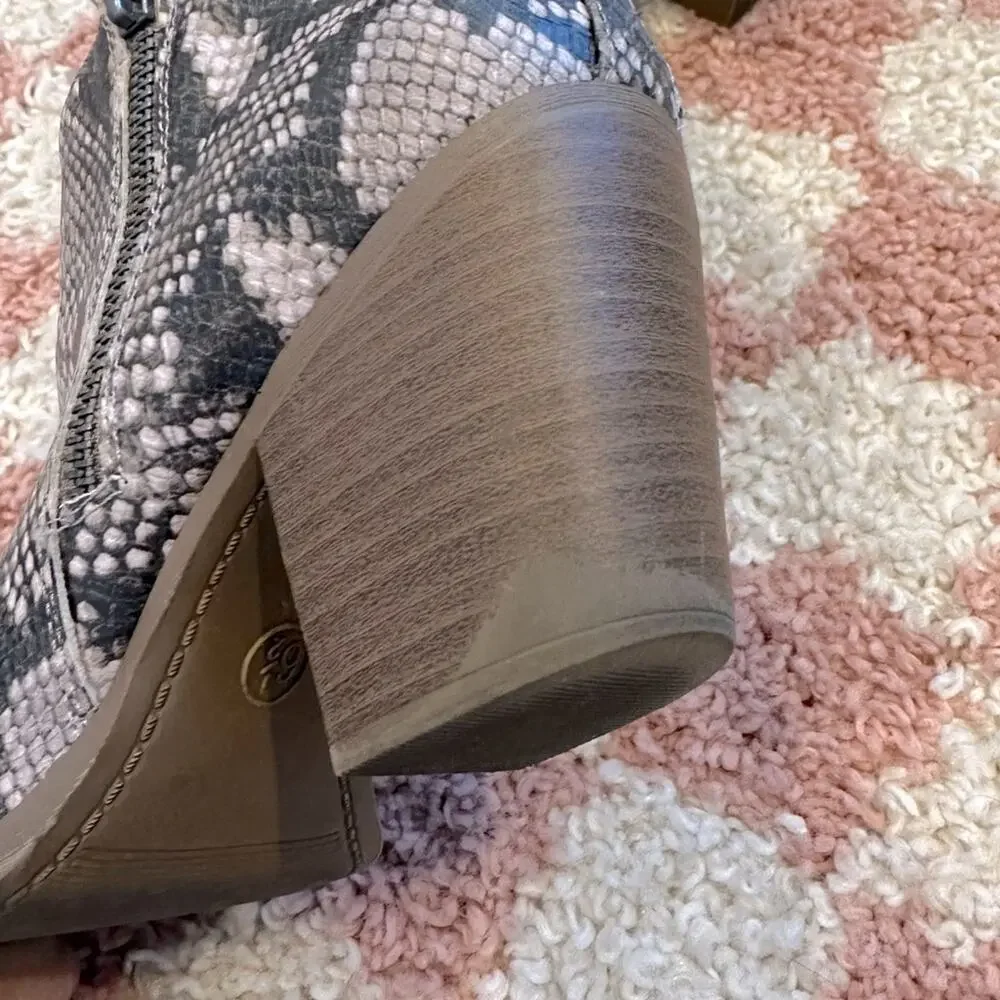 Universal Thread Snakeskin Ankle Zip Boots Booties